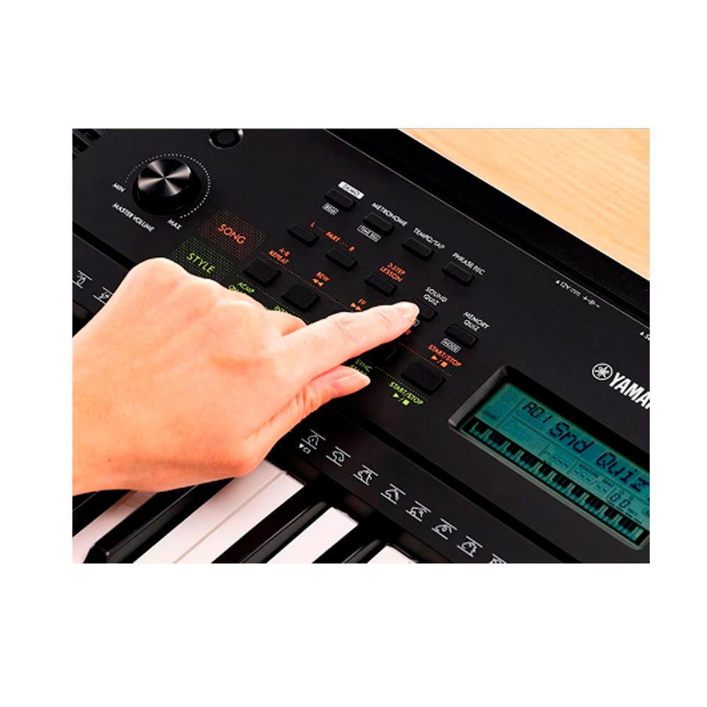 Teclado portátil Yamaha com 61 teclas, 410 vozes e 122 músicas