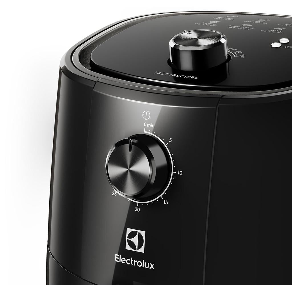 Fritadeira Elétrica Airfryer Electrolux Efficient 3,2L EAF10 Preta por Rita Lobo