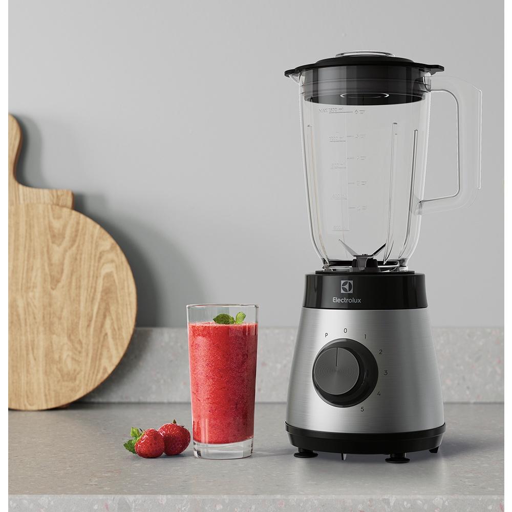 Liquidificador Electrolux 700W com Copo de Vidro TecnologiaTruFlow Experience EBS30
