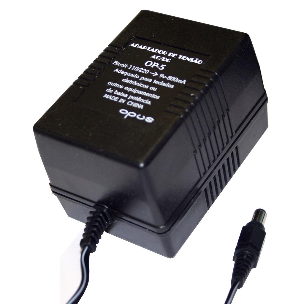 Eliminador de pilhas 800 mA - AC bivolt co chave seletora / DC 9 V