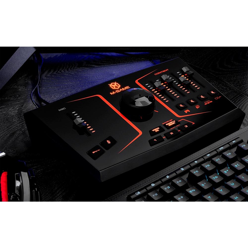 Interface DJ USB com efeitos de voz e iluminação