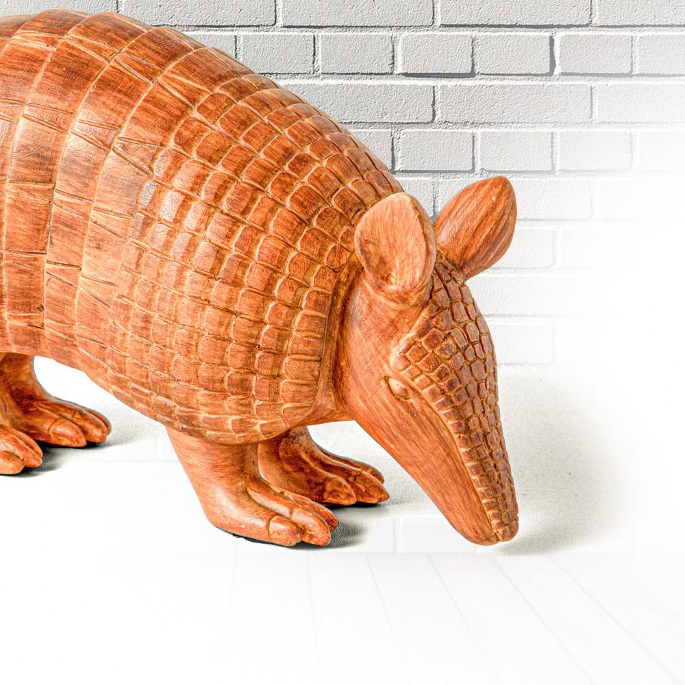 Escultura tatu em poliresina