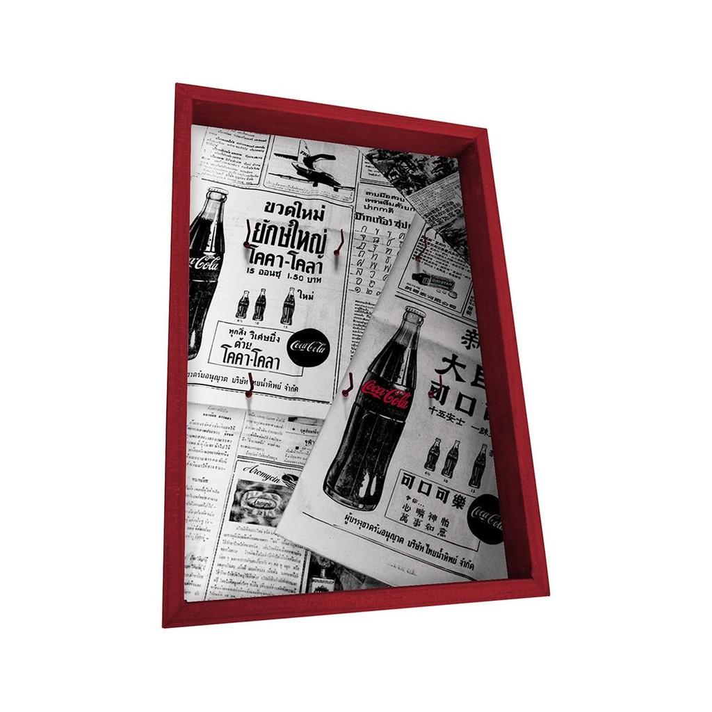 Porta-chaves Coca-Cola em madeira Newspaper B/P - Urban