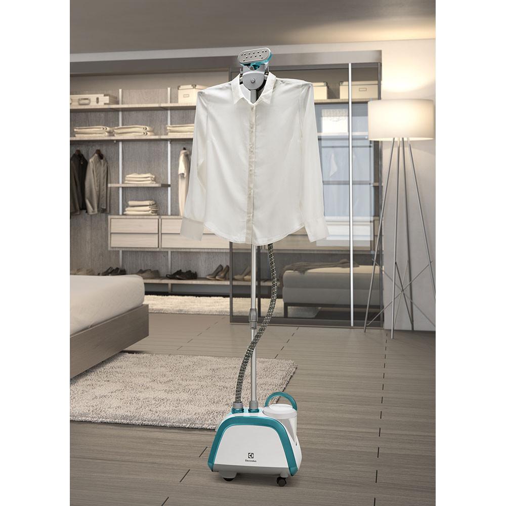 Passadeira vertical a vapor Electrolux GST10
