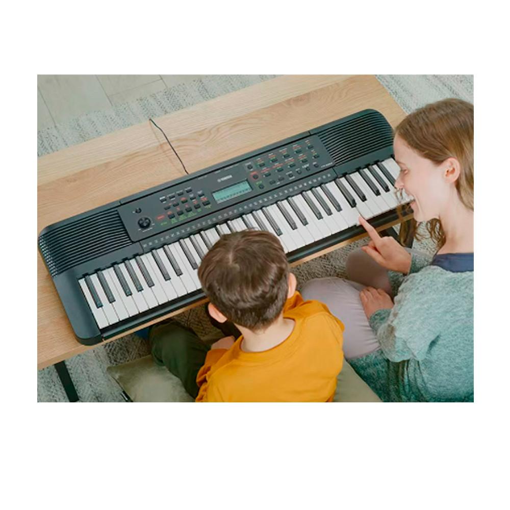 Teclado portátil Yamaha com 61 teclas, 410 vozes e 122 músicas