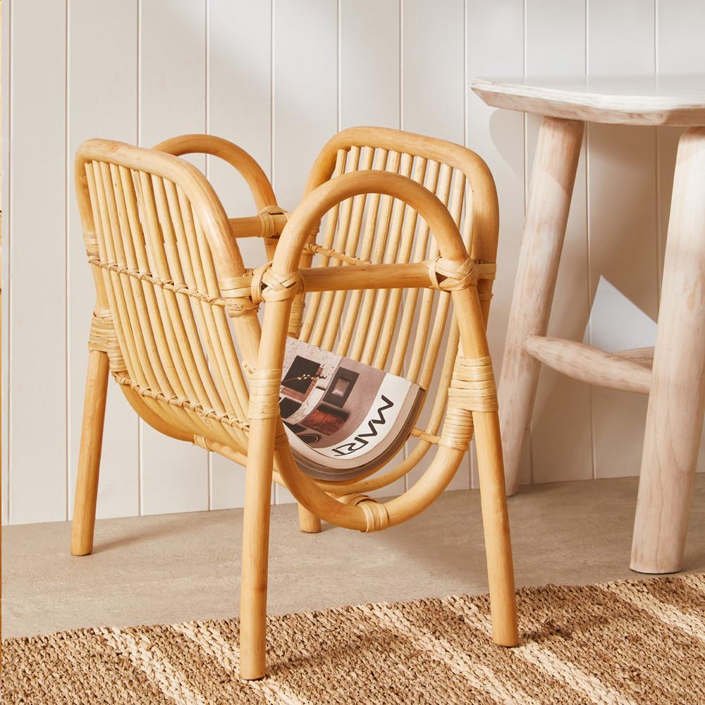 Revisteiro em rattan